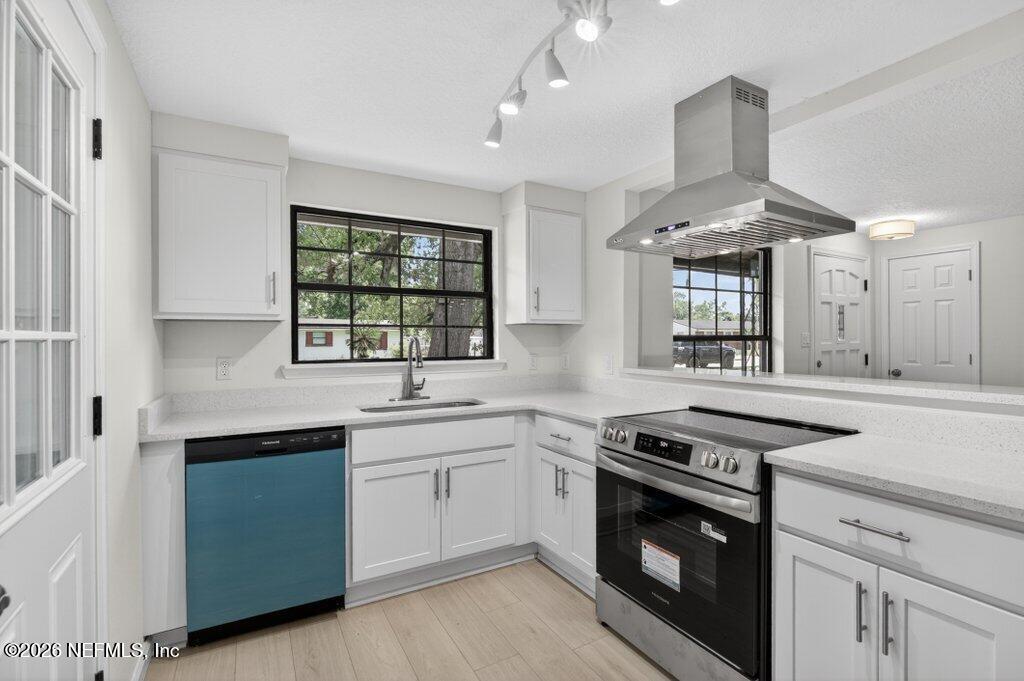 4266 Springwood Road Jacksonville, FL 32207 - Photo 2 of 52 043-4266SpringwoodRoad-Jacksonville-FL-3