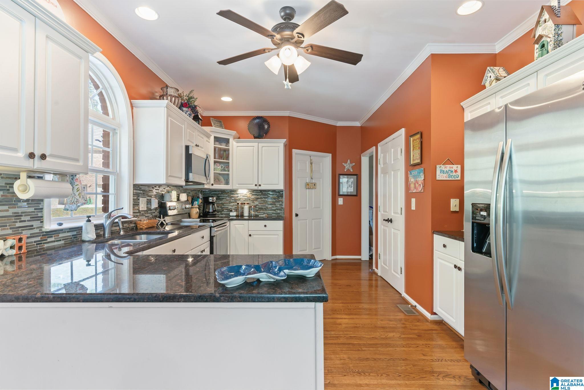 240 Silverleaf Drive Pelham, AL 35124 - Photo 9 of 66