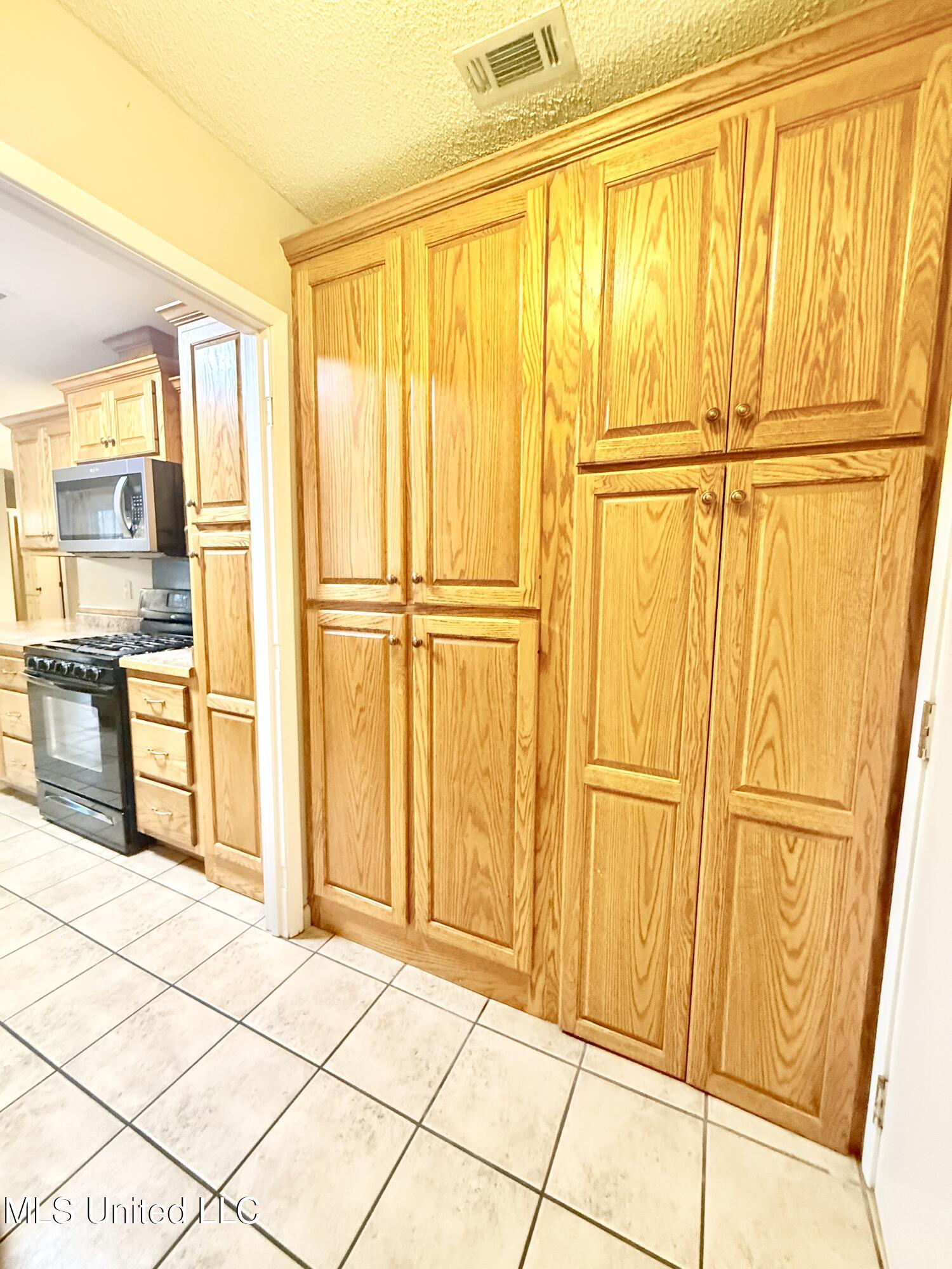 649 Old Hickory Road Grenada, MS 38901 - Photo 5 of 25 IMG_5868