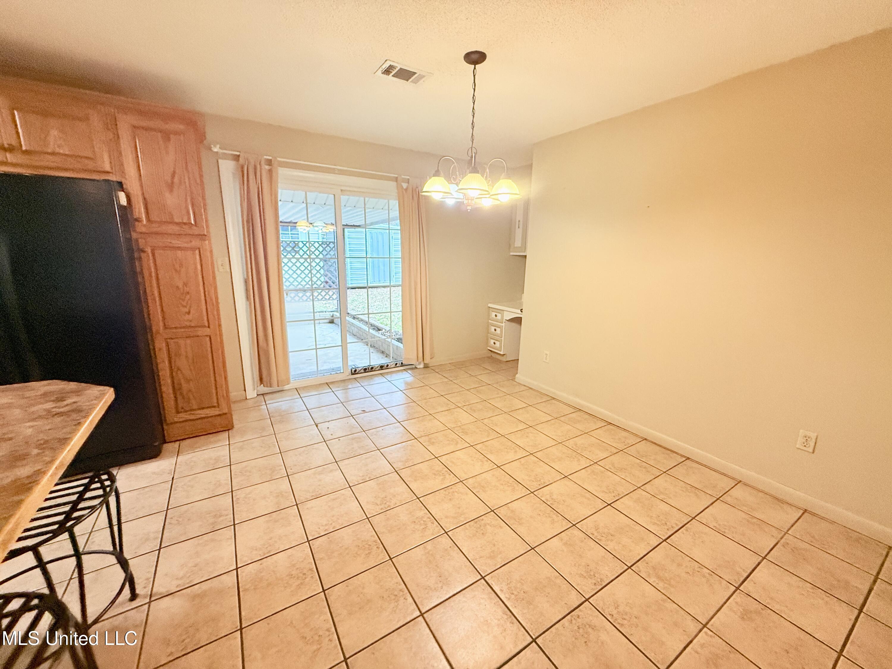 649 Old Hickory Road Grenada, MS 38901 - Photo 7 of 25 IMG_5877