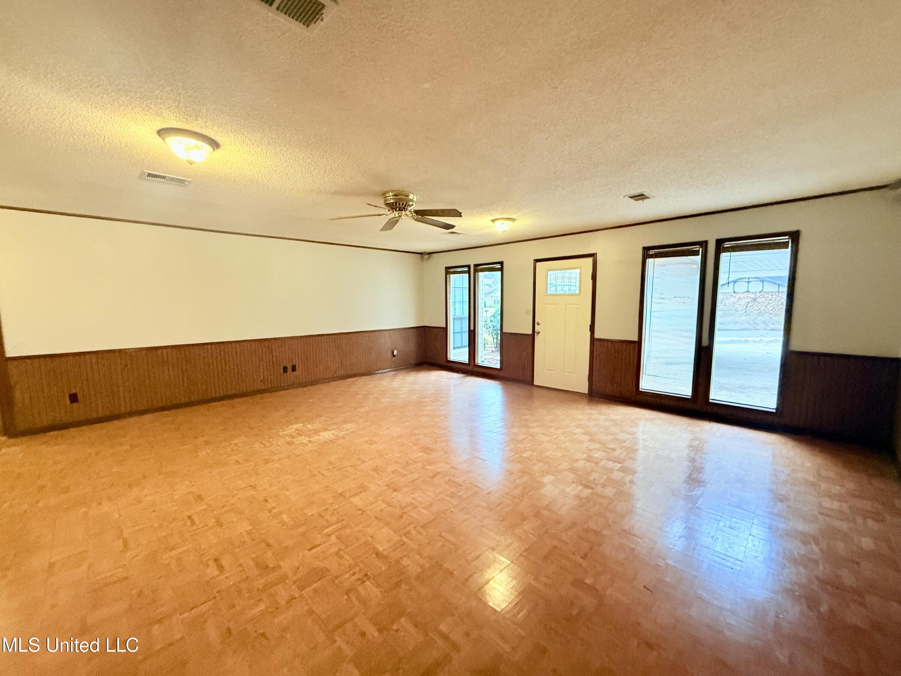 649 Old Hickory Road Grenada, MS 38901 - Photo 9 of 25 IMG_5870