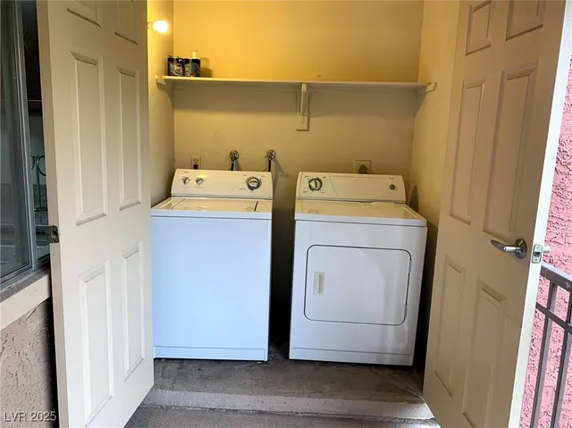 $1,050 | 5081 River Glen Drive, Unit 120, Las Vegas, NV 89103