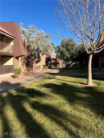 $1,050 | 5081 River Glen Drive, Unit 120, Las Vegas, NV 89103