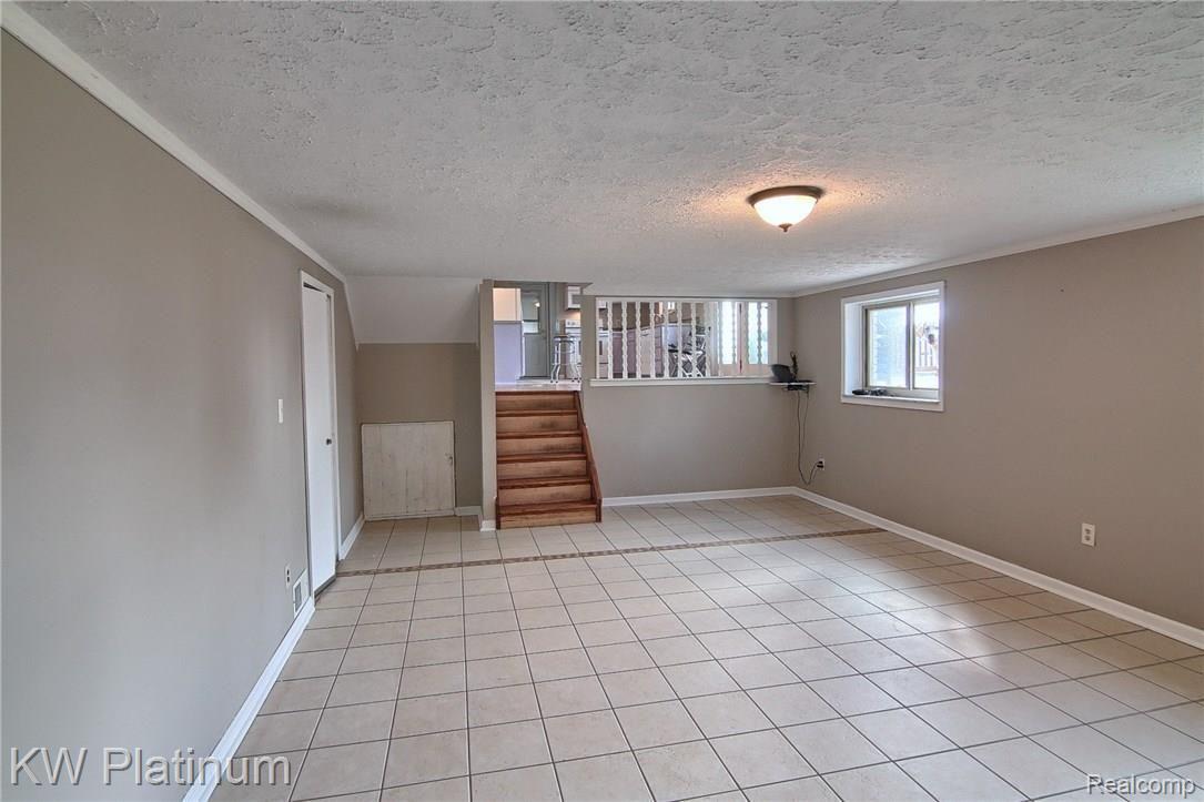 11369 Gilbert Road Memphis, MI 48041 - Photo 10 of 32 Family_Room_2nd_View.jpg