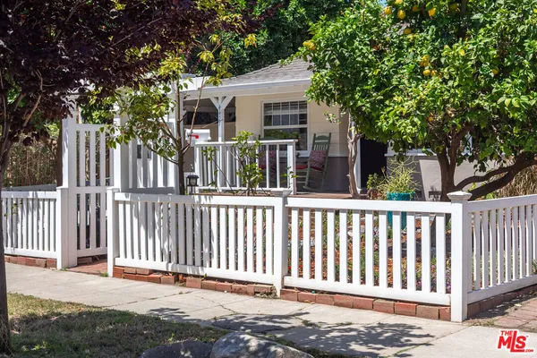 $1,550,000 | 4427 Vantage Avenue, Studio City, CA 91604