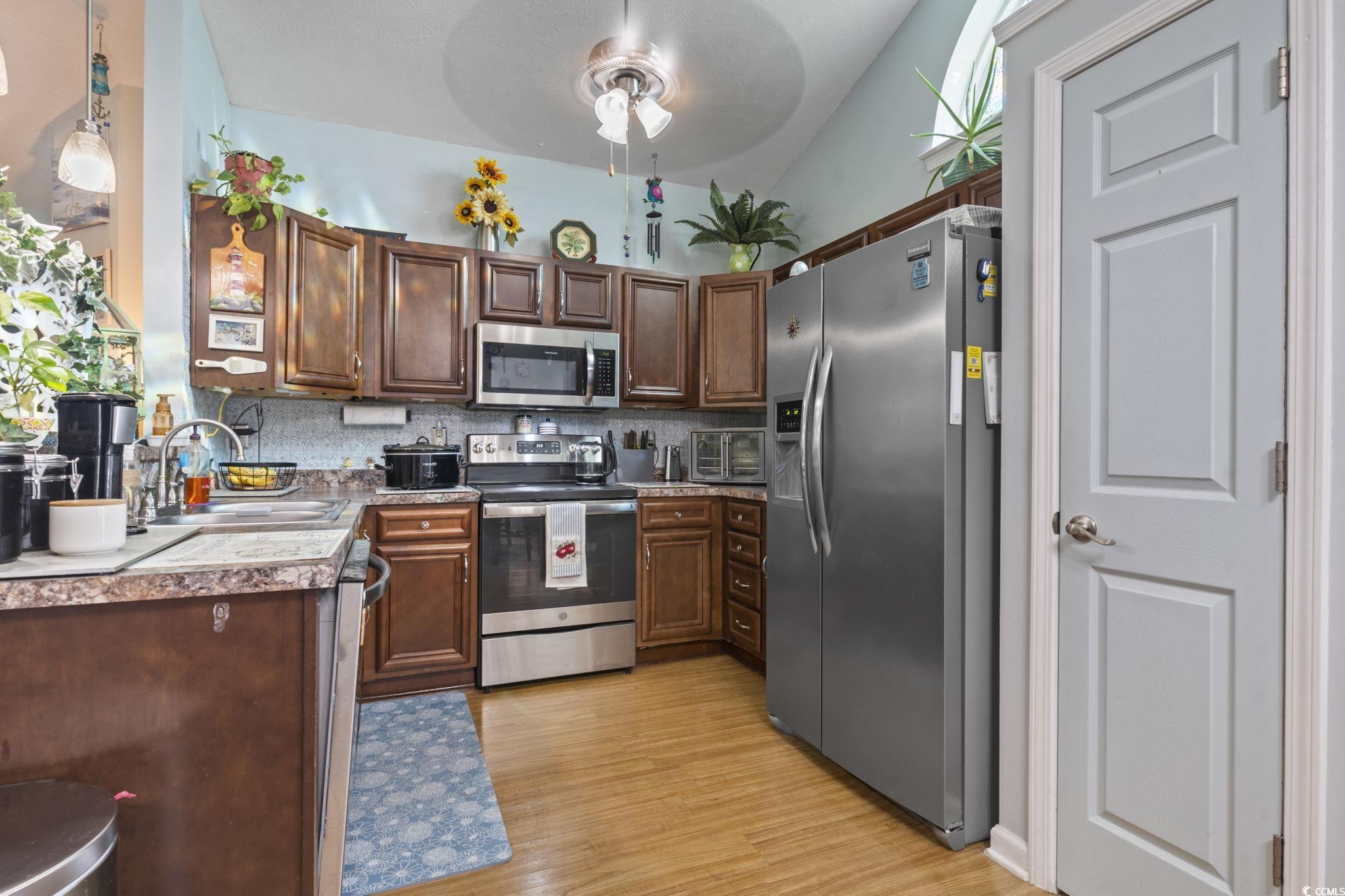 105 Windsor Springs Road Conway, SC 29527 - Photo 9 of 35 Kitchen with stainless steel appliances, tasteful