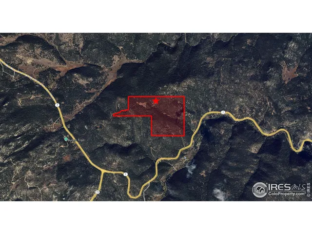 a black and white photo of a room