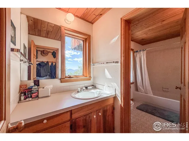 $2,500,000 | 18673 Highway 7, Lyons, CO 80540