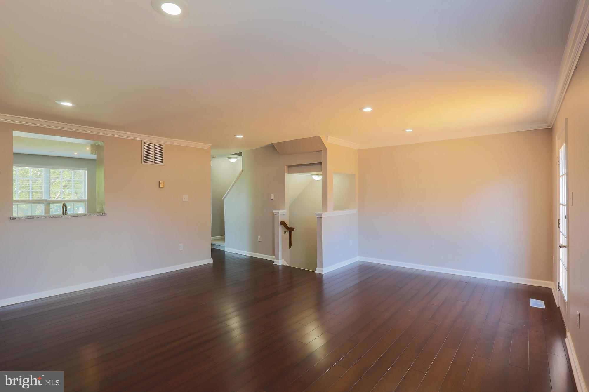 5338 Kelmscot Road Baltimore, MD 21237 - Photo 9 of 30 Living Room