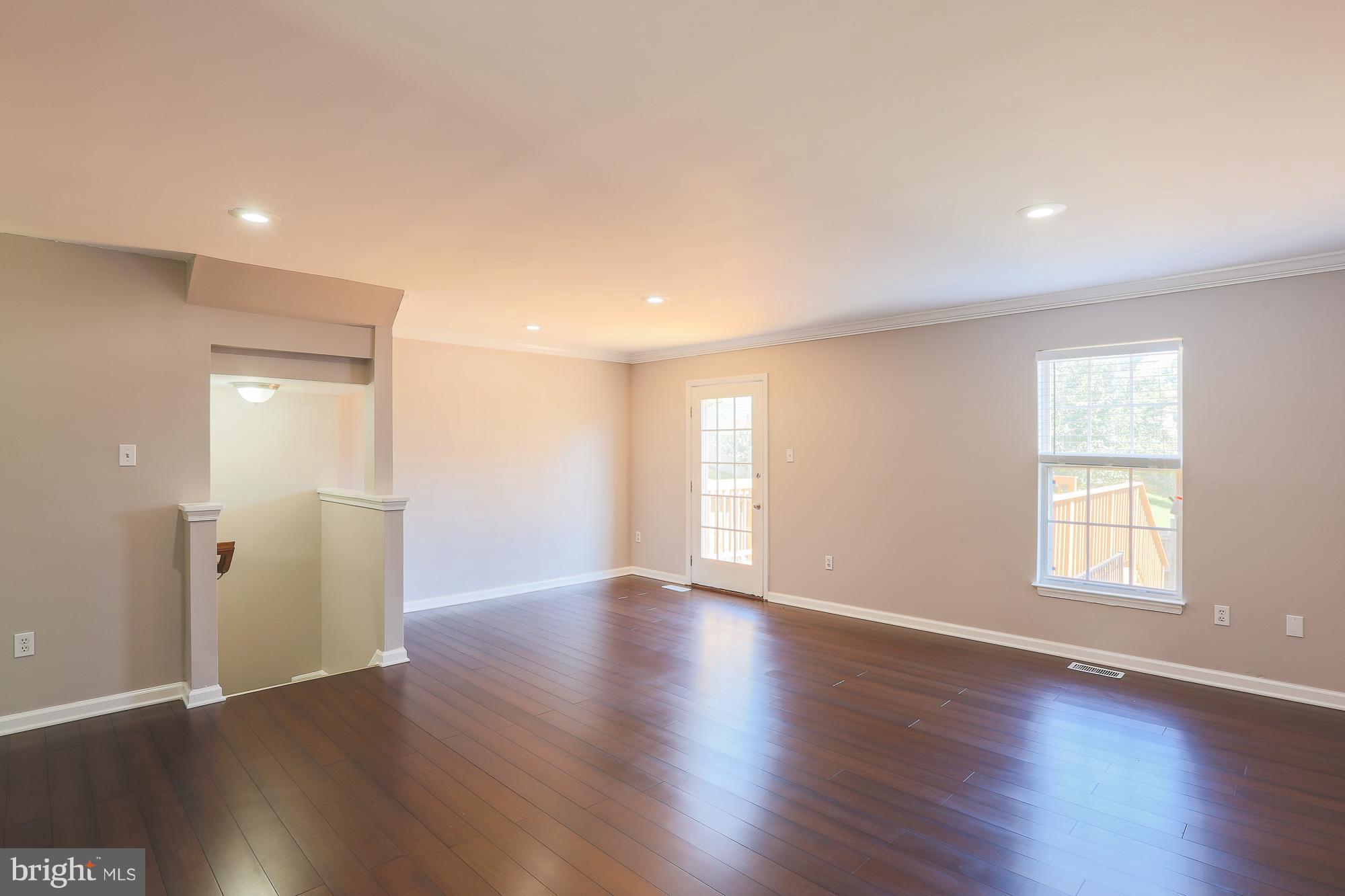 5338 Kelmscot Road Baltimore, MD 21237 - Photo 10 of 30 Living Room