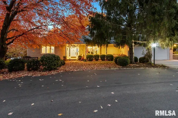 $475,000 | 136 Star Rim Drive, East Peoria, IL 61611