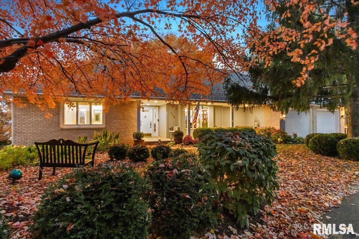 136 Star Rim Drive East Peoria, IL 61611 - Photo 3 of 70