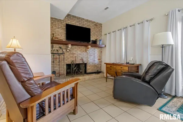 $475,000 | 136 Star Rim Drive, East Peoria, IL 61611