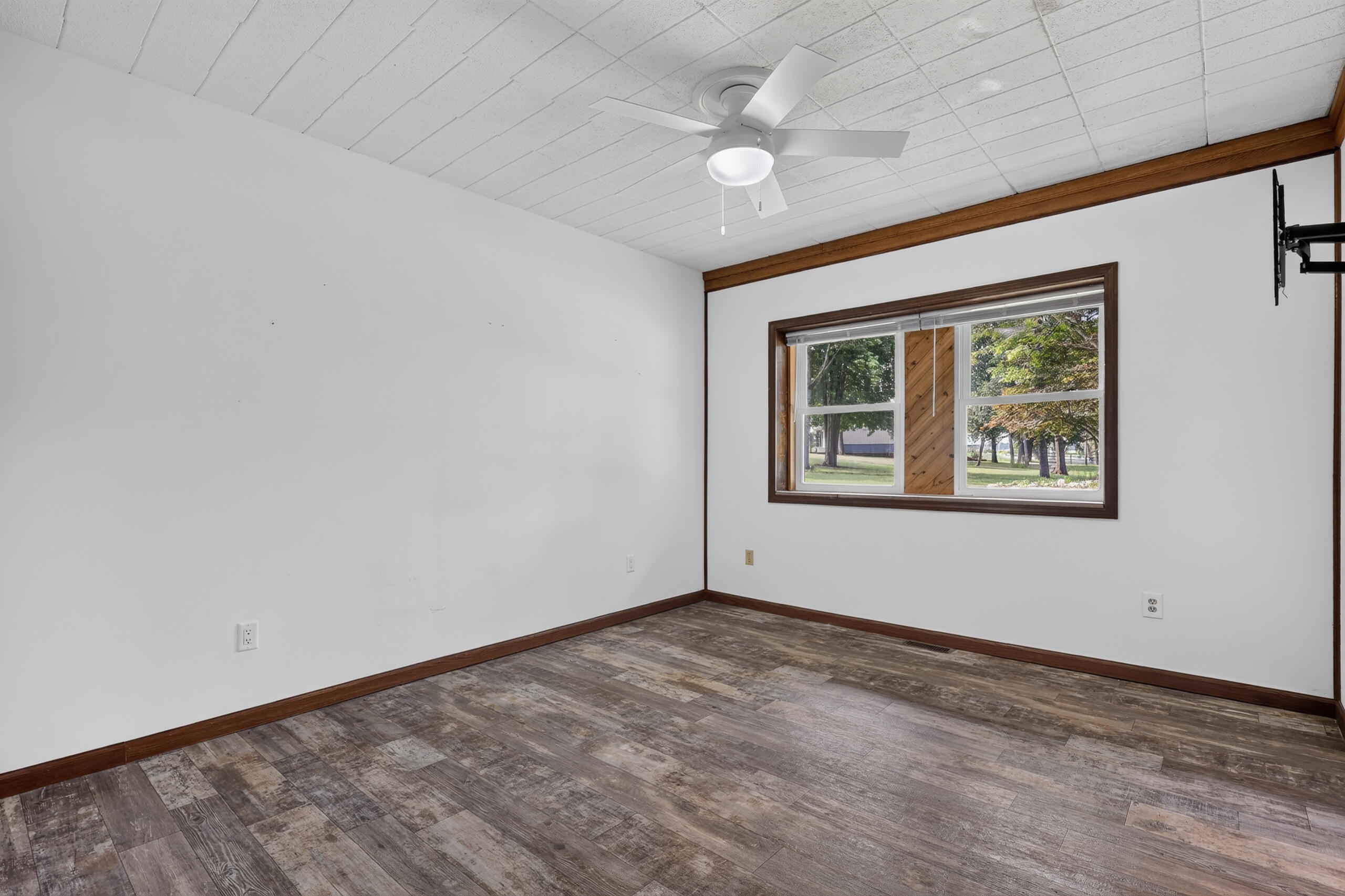 1166 North Long Road Pierson, MI 49339 - Photo 30 of 59 24-1166-N-Long-Rd-WindowStill-Photograph