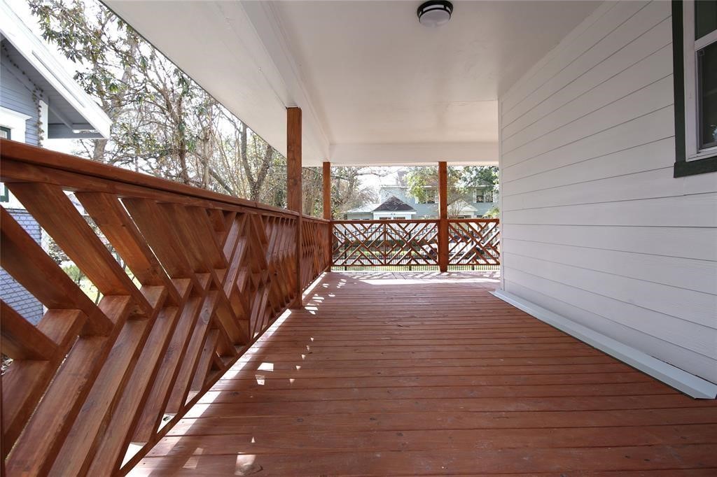 4445 Rusk Street Houston, TX 77023 - Photo 8 of 50 Wrap around porch.