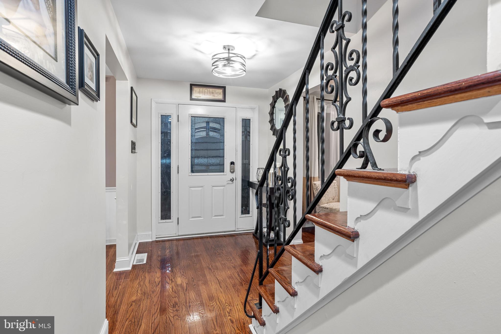83 Rotterdam Road North Holland, PA 18966 - Photo 12 of 34 Foyer