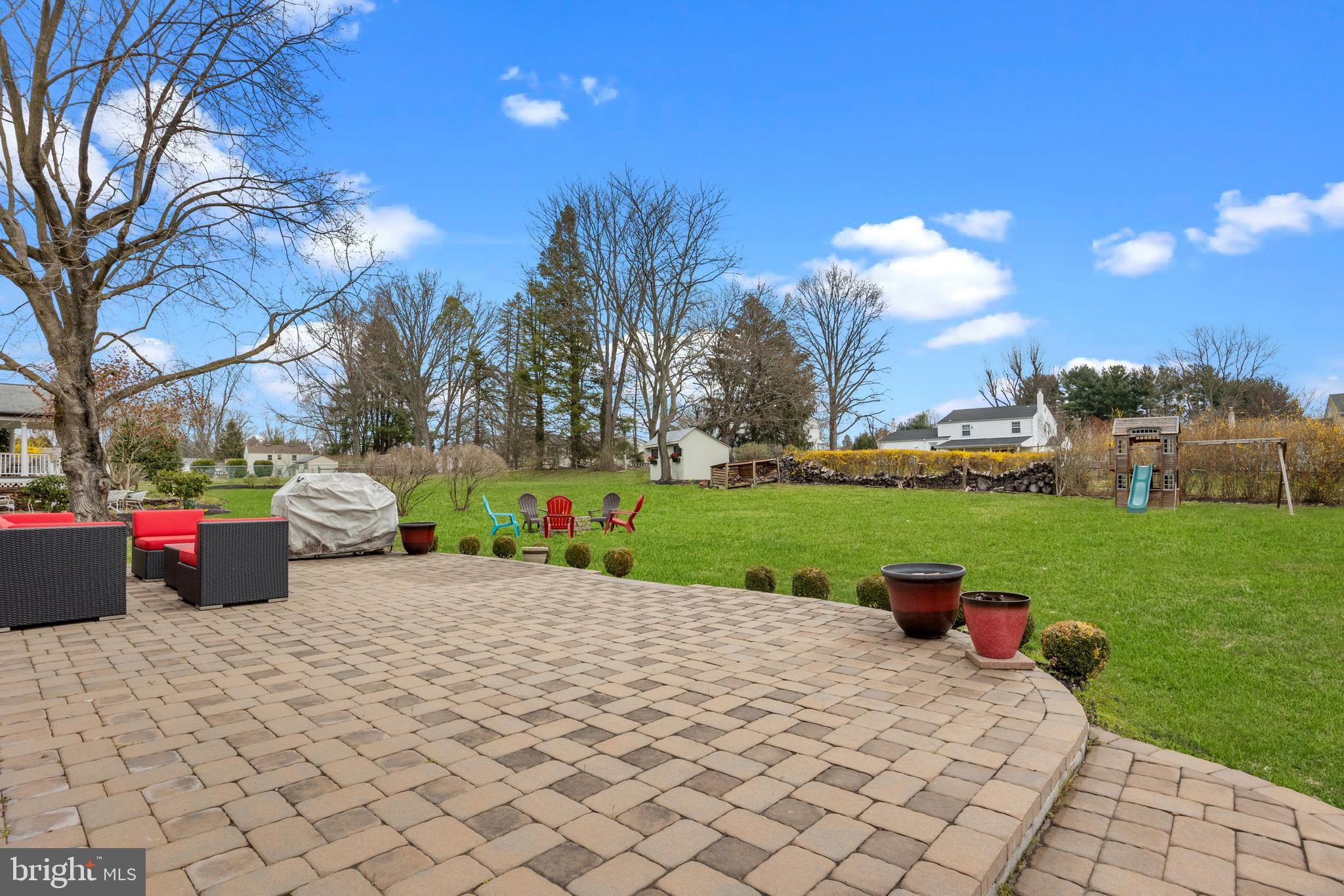 83 Rotterdam Road North Holland, PA 18966 - Photo 8 of 34 Back Patio