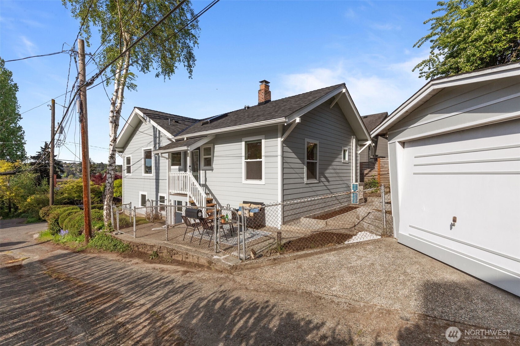11 West Fulton Street Seattle, WA 98119 - Photo 35 of 40 a view of a house with a patio