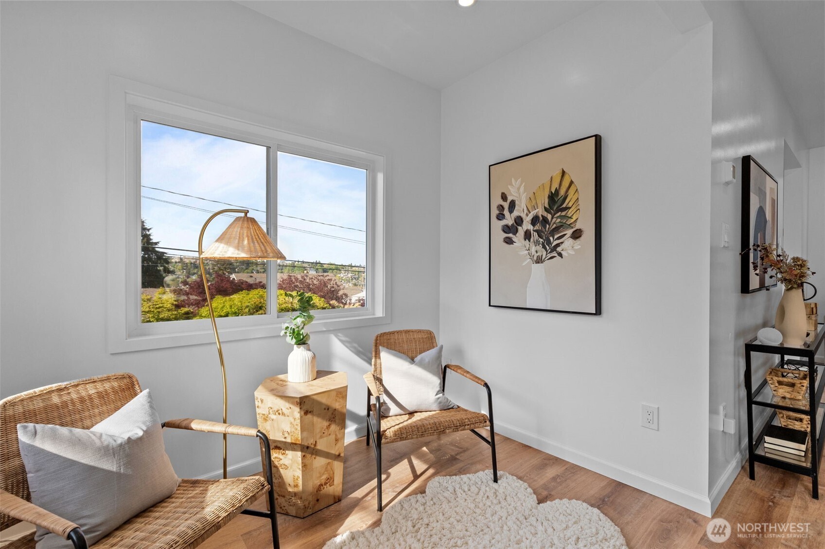 11 West Fulton Street Seattle, WA 98119 - Photo 10 of 40 a living room with furniture and a window