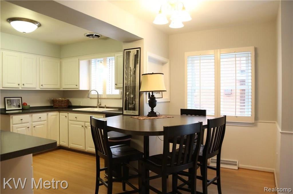 123 Maplefield Road Pleasant Ridge, MI 48069 - Photo 9 of 36