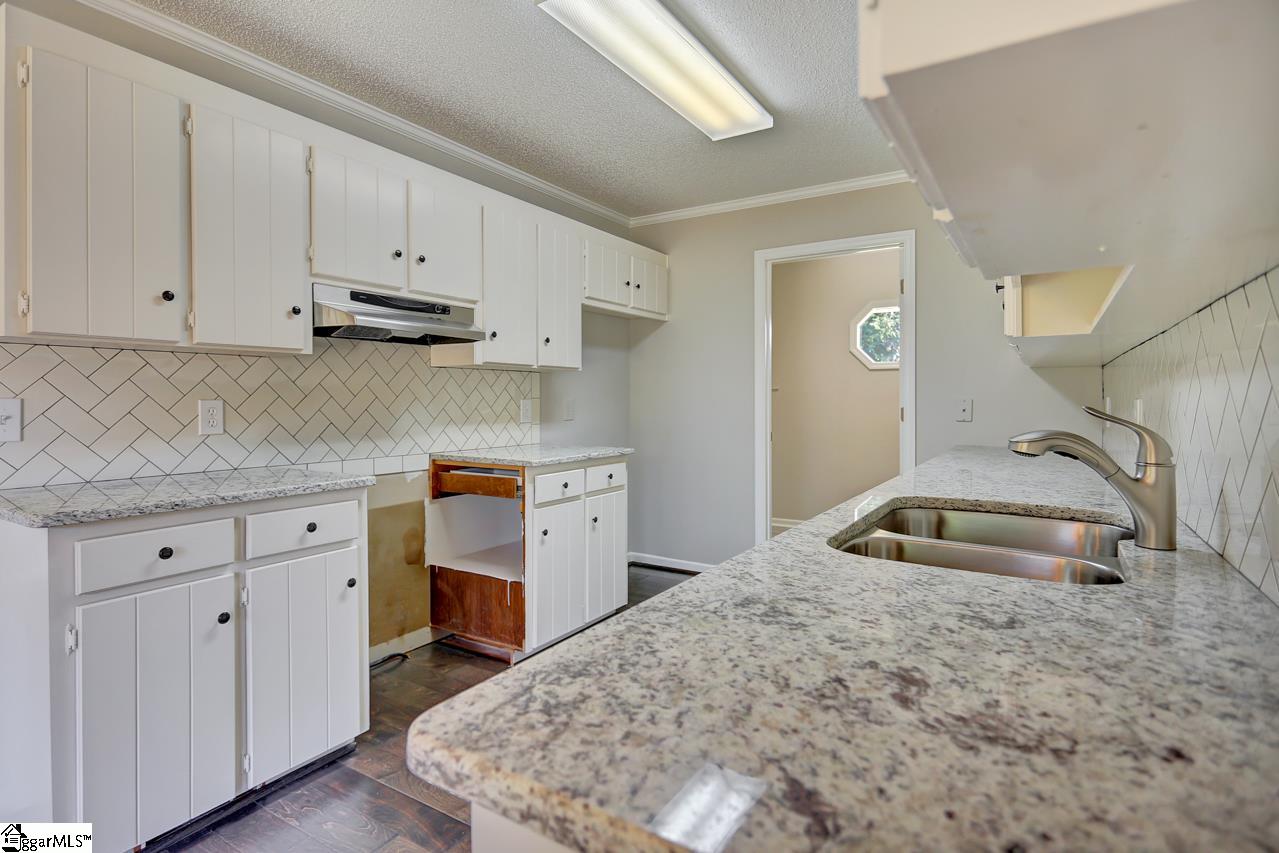 2108 Gap Creek Road Greer, SC 29651 - Photo 10 of 34 Gallery Image 10