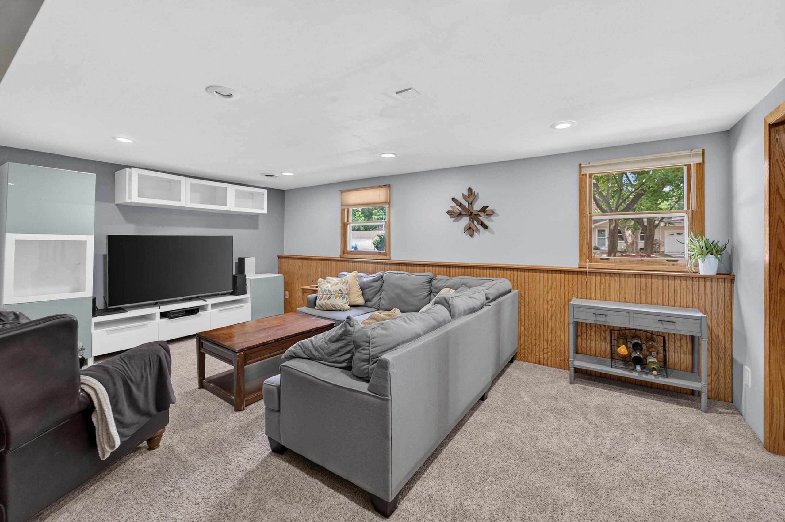 1221 Debra Lane Madison, WI 53704 - Photo 22 of 31