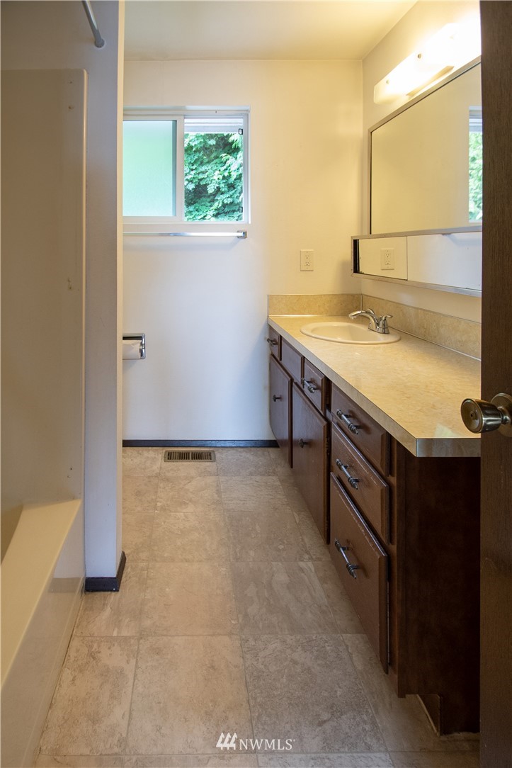 116 Utsalady Road Camano Island, WA 98282 - Photo 22 of 38 Gallery Image 22