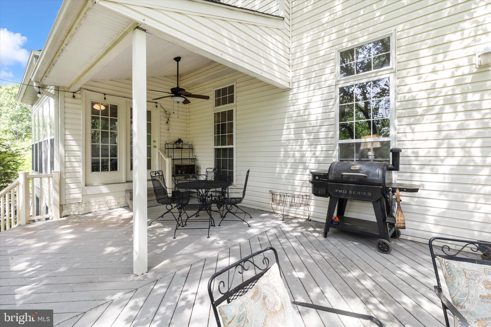 6 Tom Fox Court Poolesville, MD 20837 - Photo 8 of 70