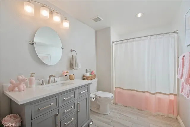 $619,900 | 16479 West Nicklaus, Unit 124, Sylmar, CA 91342