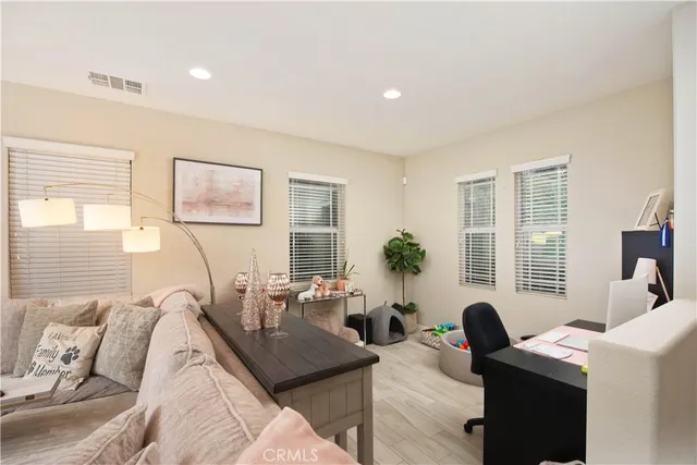 $619,900 | 16479 West Nicklaus, Unit 124, Sylmar, CA 91342