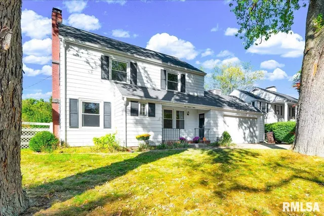 $275,000 | 223 West Hollyridge Circle, Peoria, IL 61614