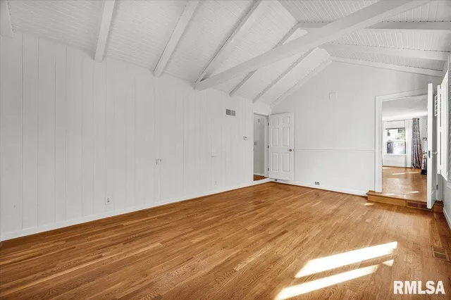 $275,000 | 223 West Hollyridge Circle, Peoria, IL 61614