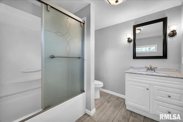 $275,000 | 223 West Hollyridge Circle, Peoria, IL 61614