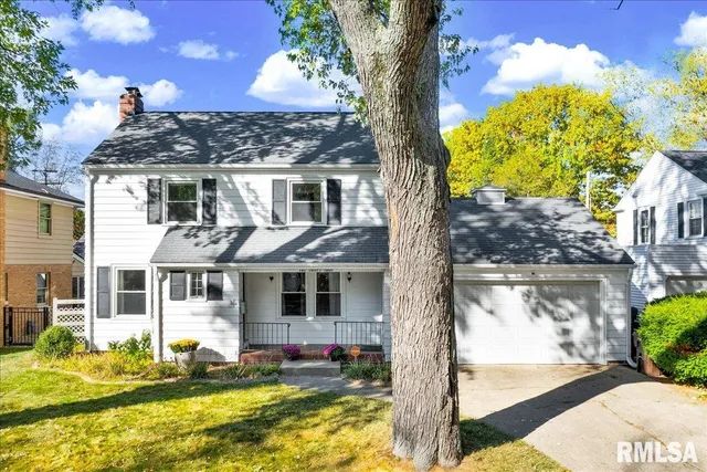 $275,000 | 223 West Hollyridge Circle, Peoria, IL 61614