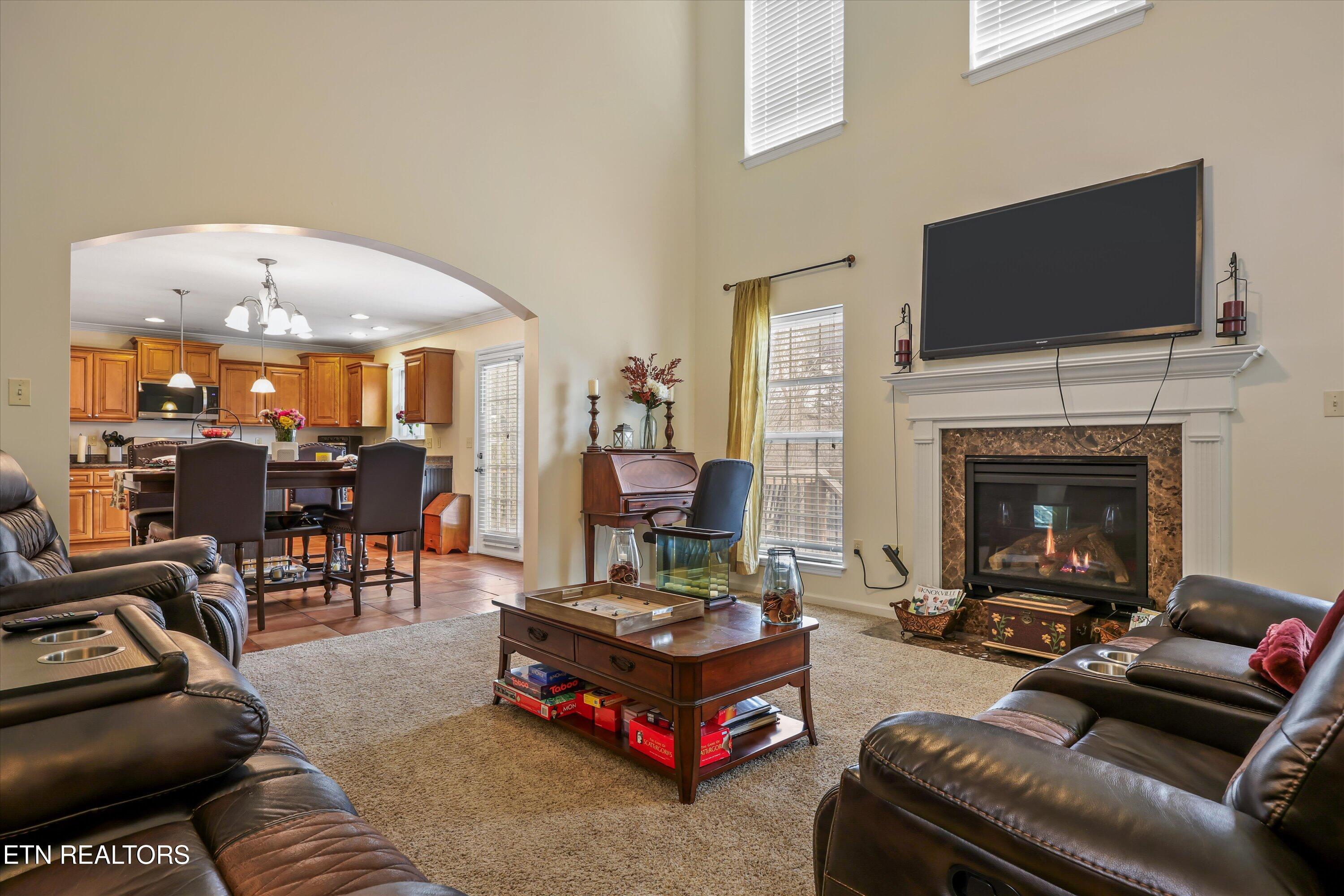 901 Heathgate Road Knoxville, TN 37922 - Photo 7 of 45 Living Room