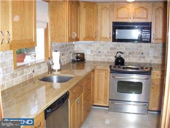521 Kerr Lane Springfield, PA 19064 - Photo 3 of 11 Kitchen