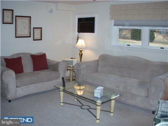 521 Kerr Lane Springfield, PA 19064 - Photo 5 of 11 Family Room