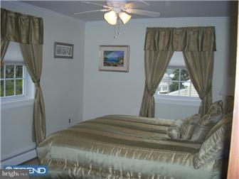 521 Kerr Lane Springfield, PA 19064 - Photo 7 of 11 Bedroom 2