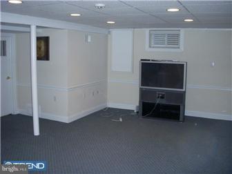 521 Kerr Lane Springfield, PA 19064 - Photo 9 of 11 Basement - Finished