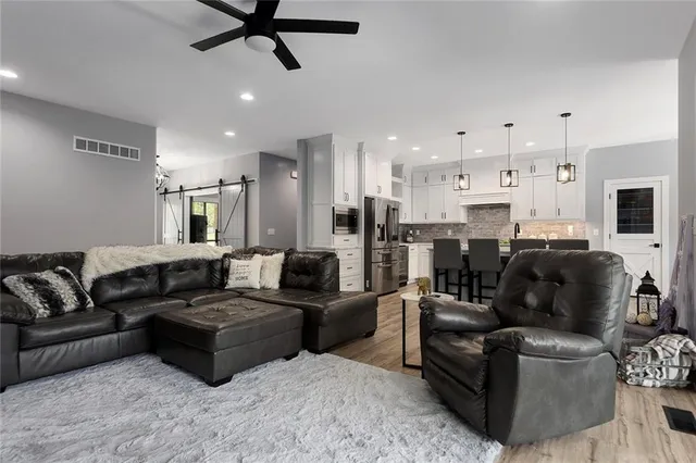 $889,000 | 816 Eve Orchid Drive, Greenwood, MO 64034