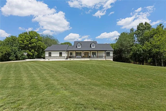 $889,000 | 816 Eve Orchid Drive, Greenwood, MO 64034