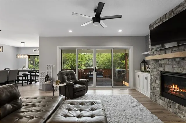 $889,000 | 816 Eve Orchid Drive, Greenwood, MO 64034