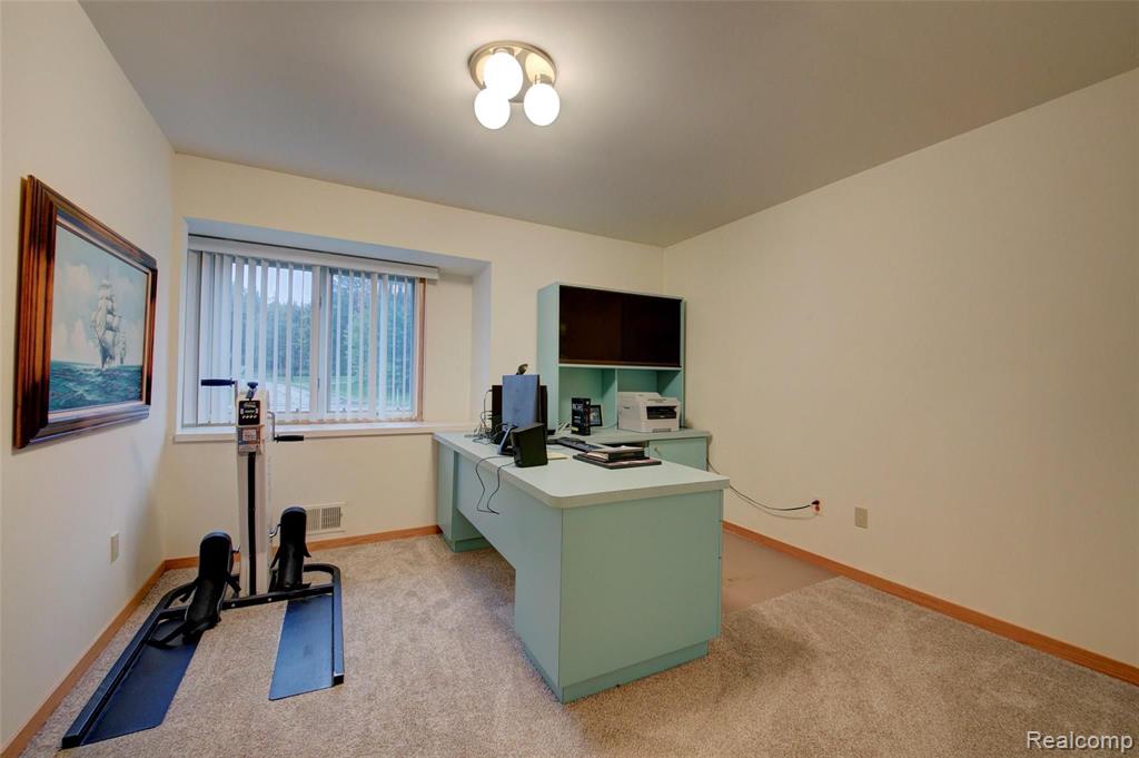 26198 Steele Road Farmington Hills, MI 48331 - Photo 26 of 31