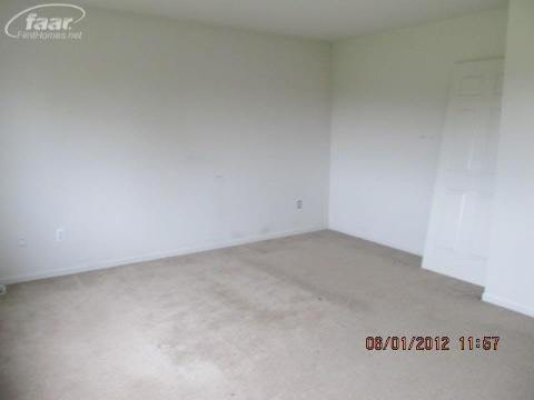 8242 Cook Road Swartz Creek, MI 48473 - Photo 8 of 10 20145161-7.JPG