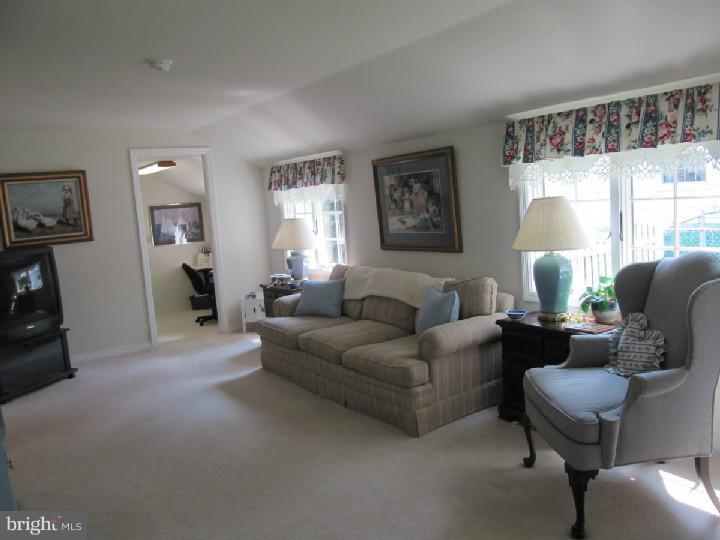 159 Pearl Croft Road Cherry Hill, NJ 08034 - Photo 8 of 17