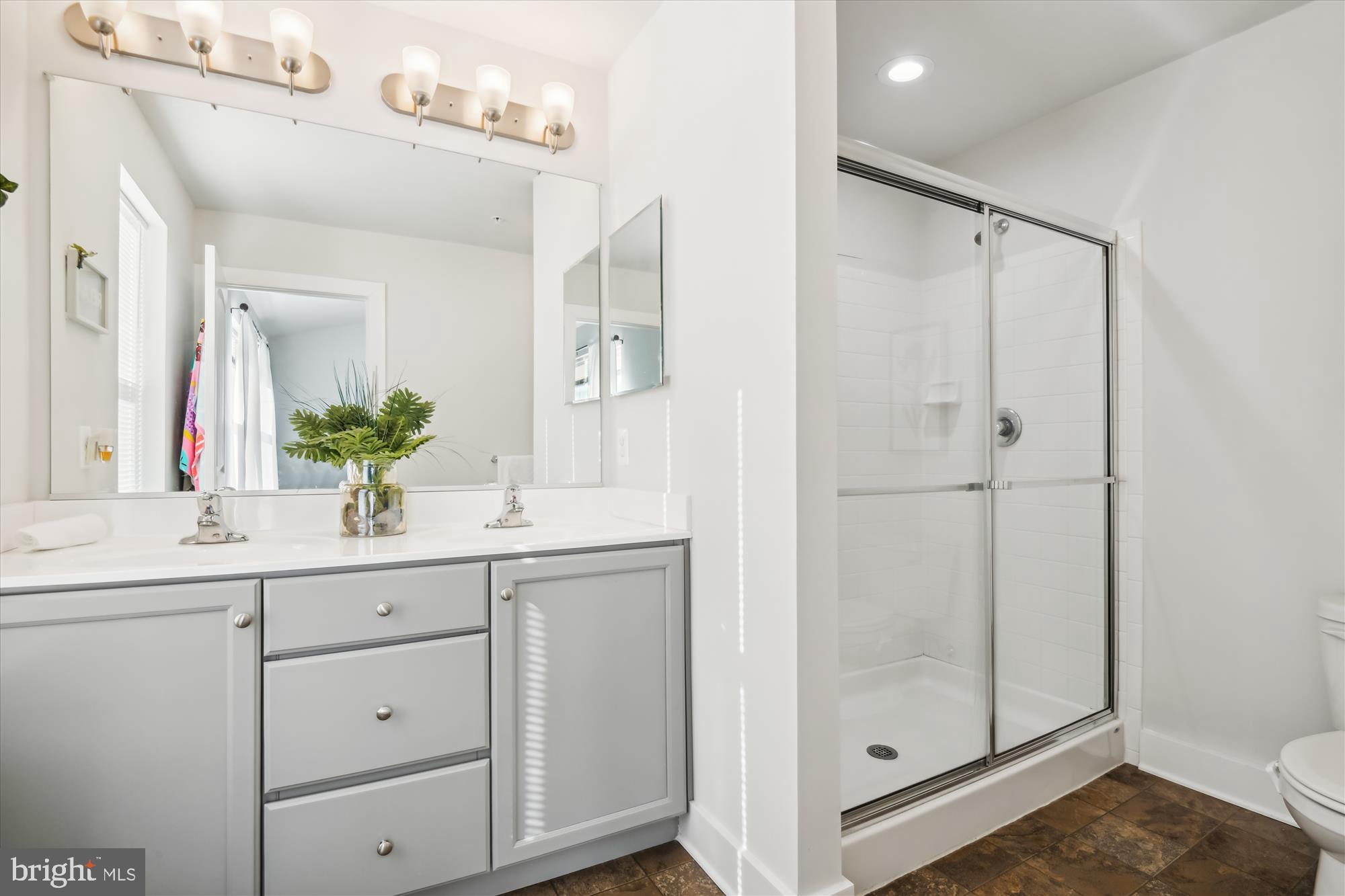 2775 Town View Circle New Windsor, MD 21776 - Photo 17 of 38 Primary Bath