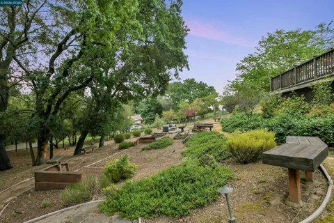 $1,679,000 | 975 Calle Verde, Martinez, CA 94553