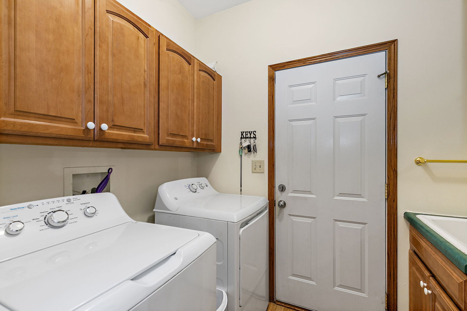 201 West Hardanger Gate Lee, IL 60530 - Photo 15 of 37 a utility room with dryer and washer
