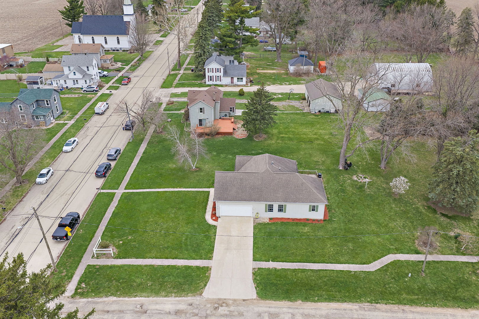 201 West Hardanger Gate Lee, IL 60530 - Photo 32 of 37 an aerial view of a house