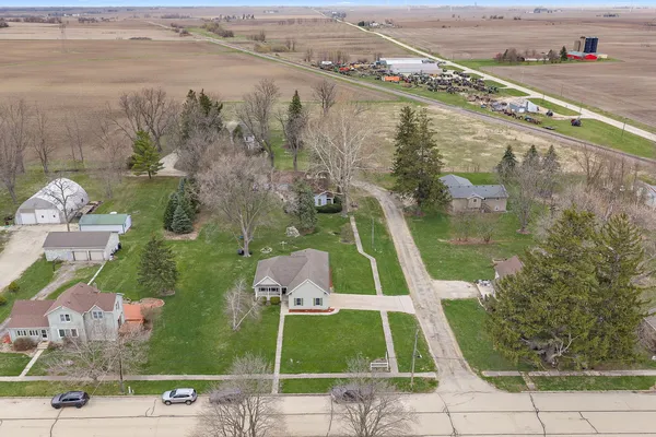 $254,900 | 201 West Hardanger Gate, Lee, IL 60530